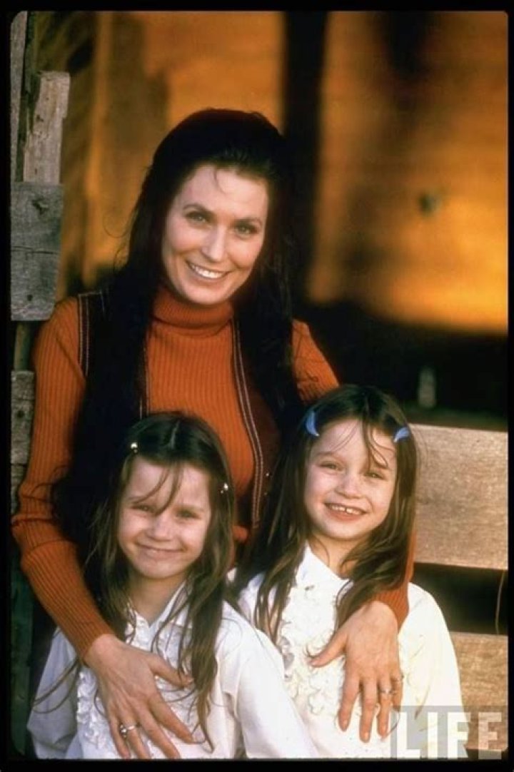 Are Loretta Lynn's Twins Identical?