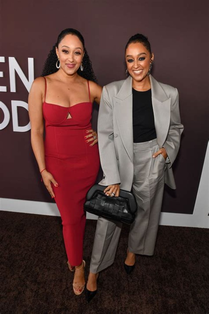 Are Tia And Tamera Mowry Close With Their Brother Tahj?