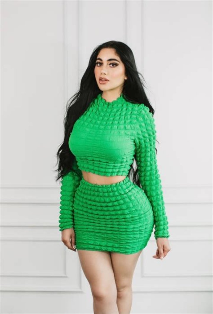 Jailyne Ojeda se graba en bikini desde su habitaci&oacute;n y lo presume en