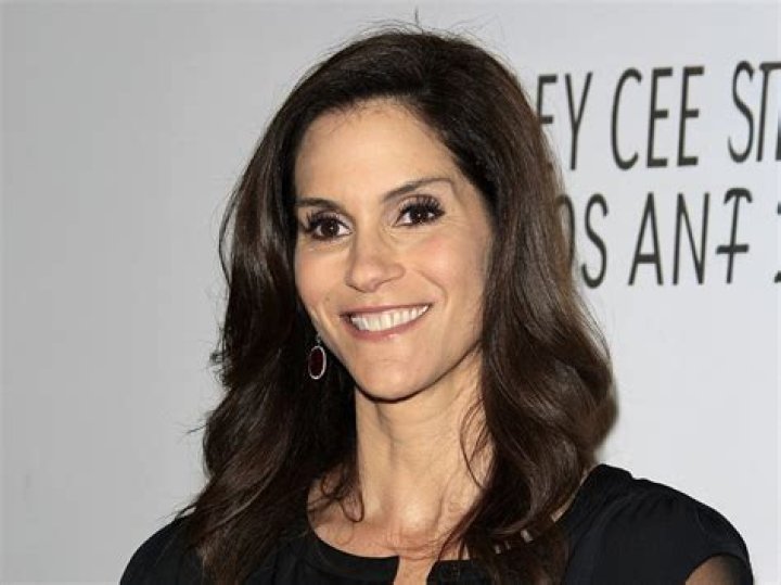 Jami Gertz Net Worth | Celebrity Net Worth |
