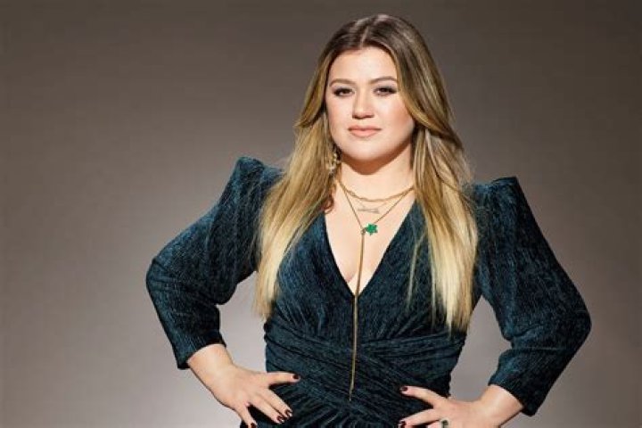 Kelly Clarkson Age, Wiki, Bio, Height, Net Worth, Facts