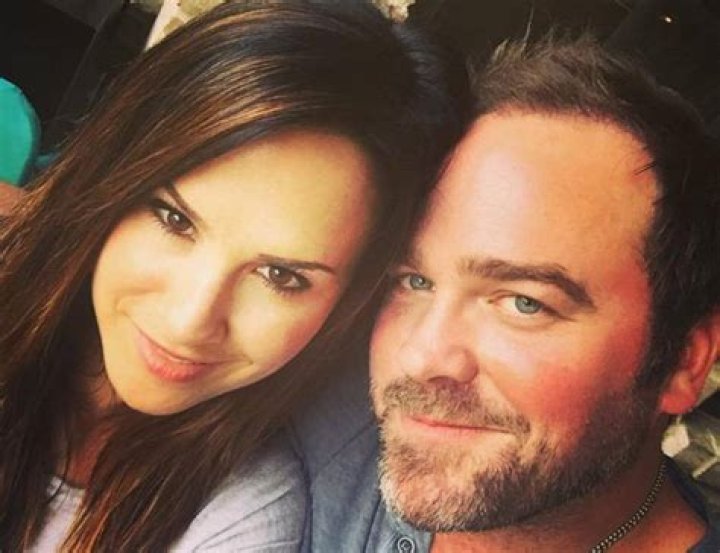 Lee Brice and Sara Reeveley's Love Story Is Straight Out of a