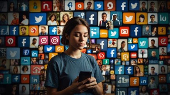 Social Media, Stone-dickens