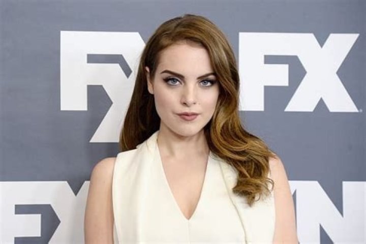 Uncover Elizabeth Gillies's Net Worth Journey: Exclusive Insights