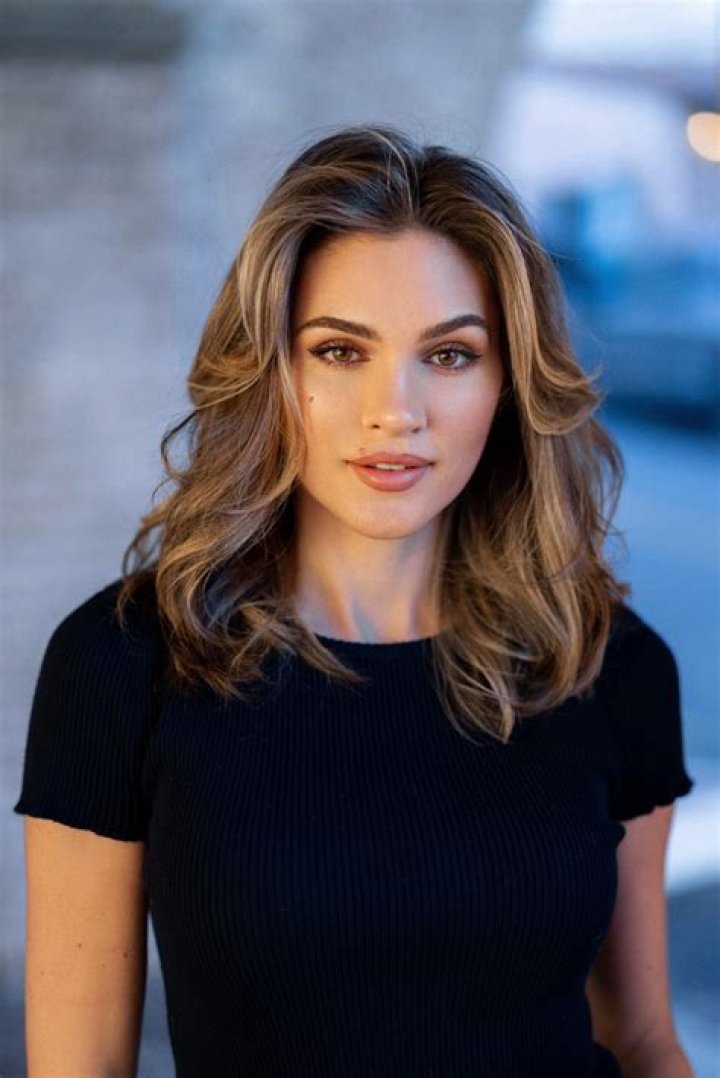 Uncover The World Of Natalie O'Connell: Kevin O'Connell's Inspiring Wife!