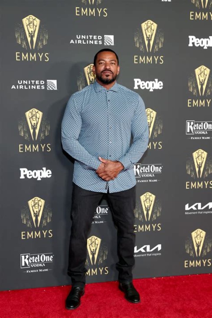 Unveiling Laz Alonso's Height: Surprising Insights Revealed