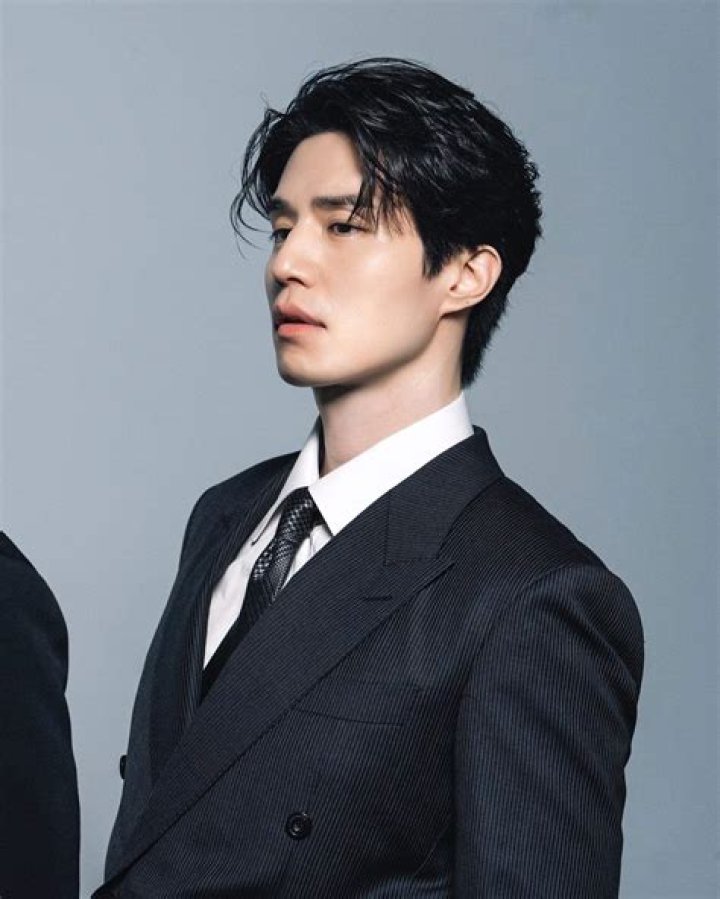 Unveiling Lee Dong Wook's Sibling Bond: Discoveries And Insights