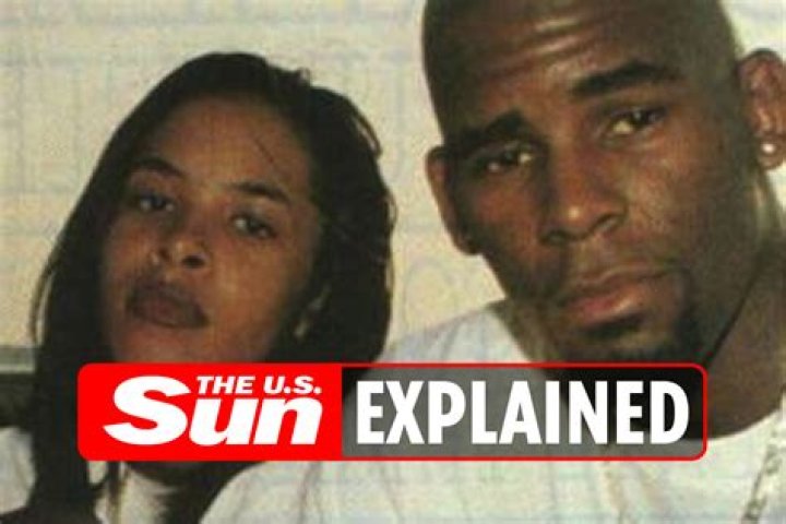 What happened to R. Kelly's mother? |