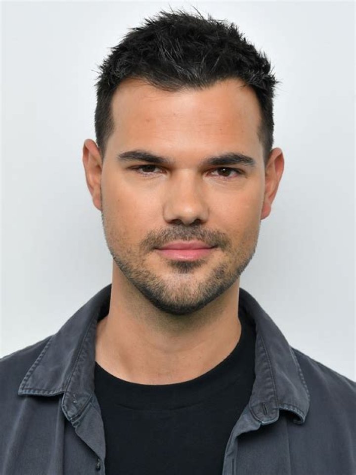 What Taylor Lautner's Wife Taylor Dome Really Does For A Living